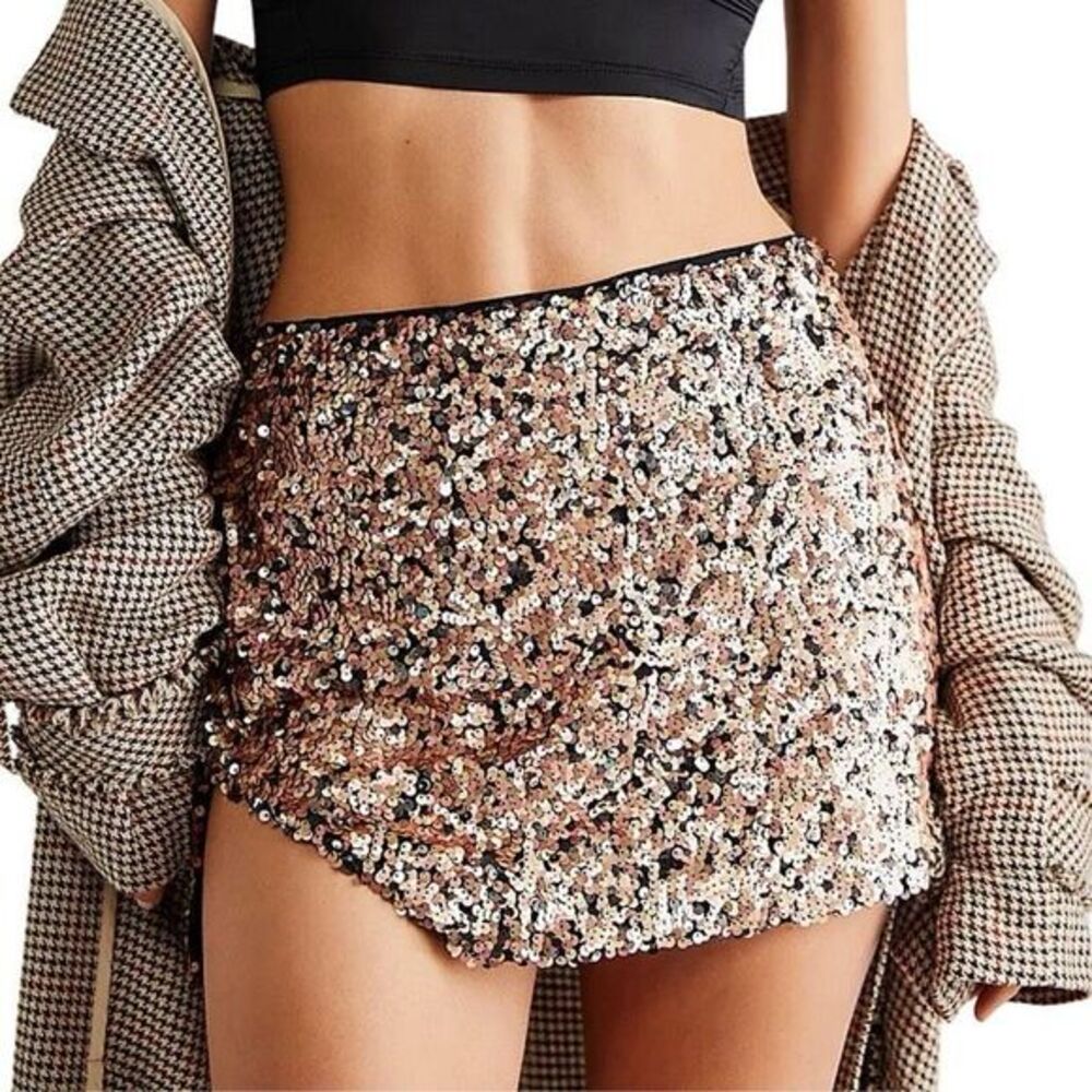 FREE PEOPLE Annalise Sequin Mini Skirt Rose Gold Short Sparkly size 4 small Slit